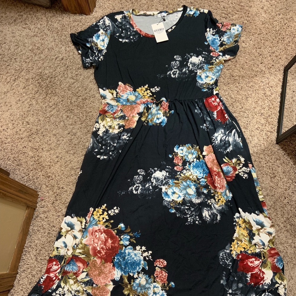 Floor length Floral Maxi Dress PETITE